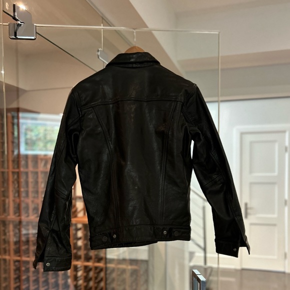 Levi’s real leather jacket in size small. Never worn - Picture 2 of 4